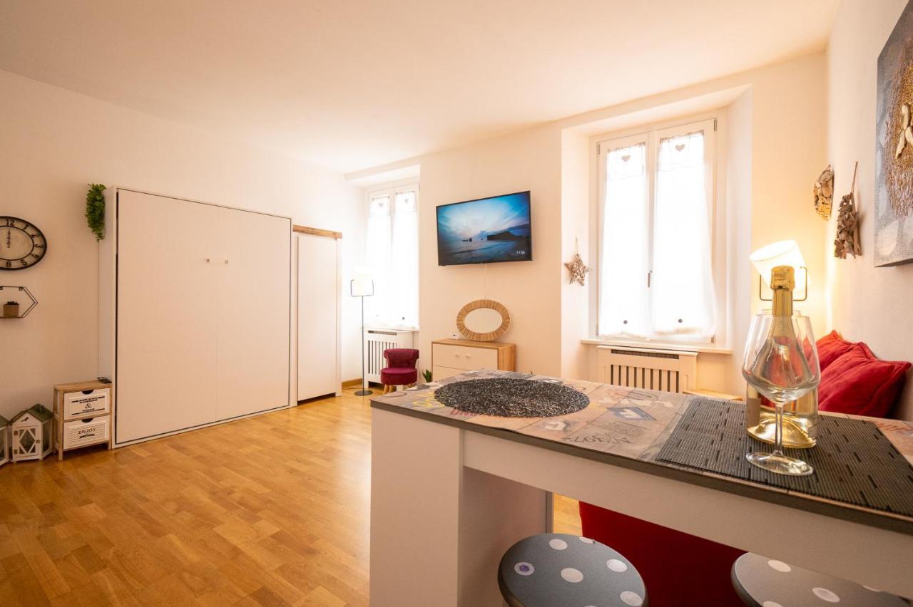 Portatorre Suite, A Charming Apartment In The Heart Of Como, Free Private Parking, Air Conditioning & More! Экстерьер фото
