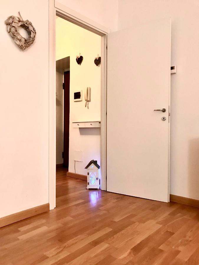 Portatorre Suite, A Charming Apartment In The Heart Of Como, Free Private Parking, Air Conditioning & More! Экстерьер фото