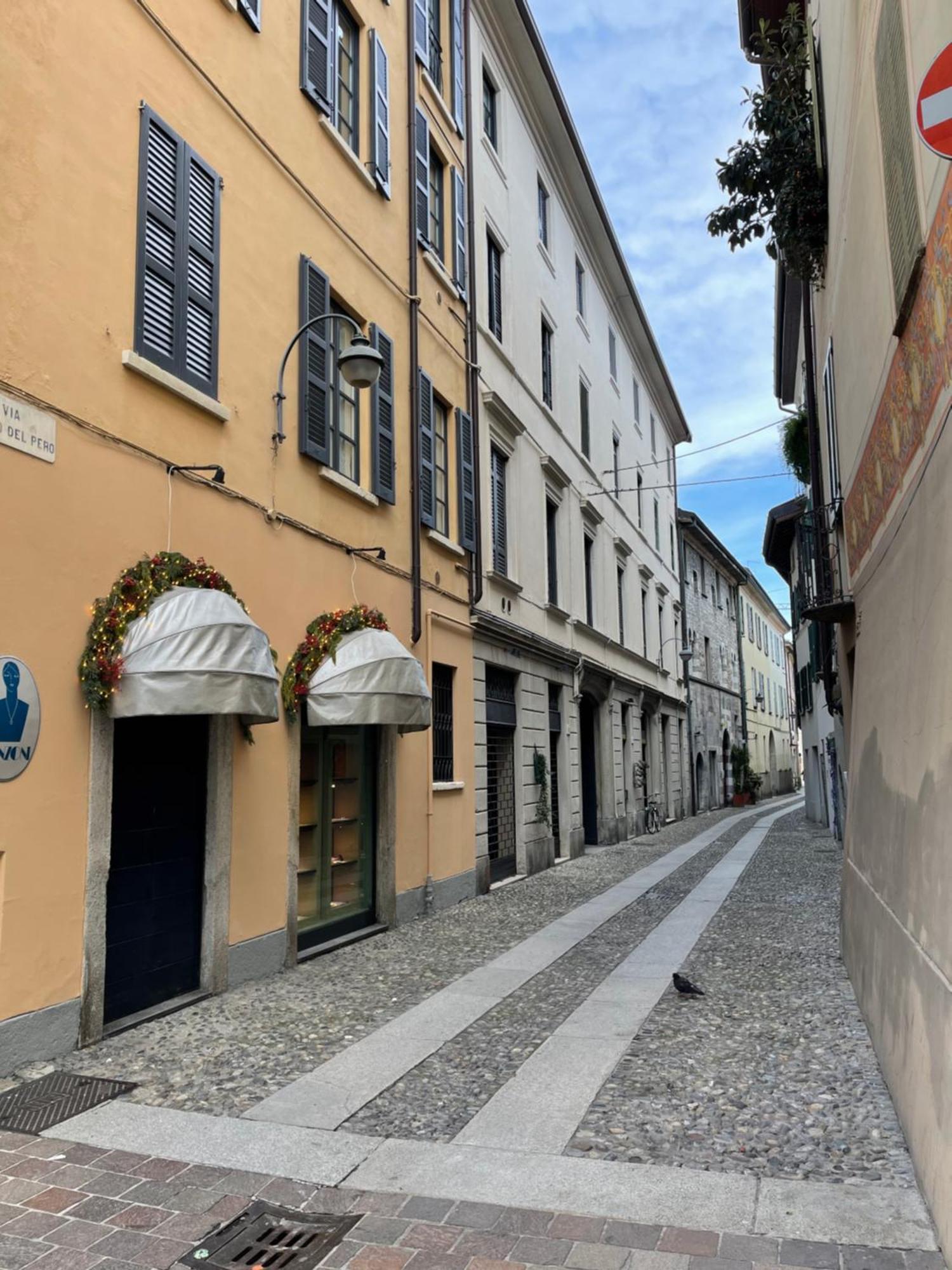 Portatorre Suite, A Charming Apartment In The Heart Of Como, Free Private Parking, Air Conditioning & More! Экстерьер фото